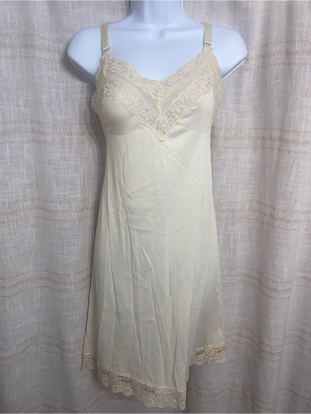 VTG 70s Komar Ivory Nylon Full Slip Dress Pleated Lace Bodice 34 Average As-Is